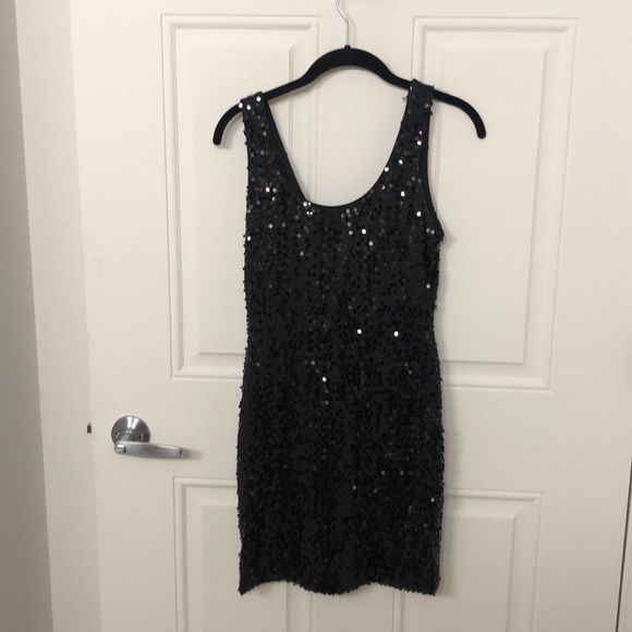 Black sequined dress. - Picture 1 of 4